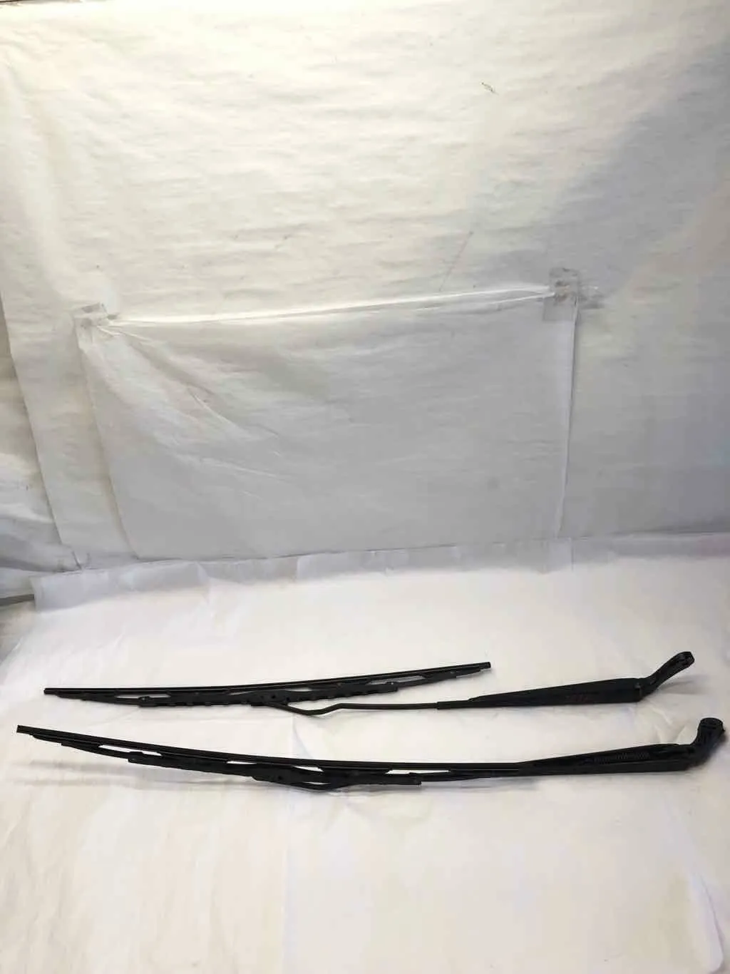 1996 - 2002 CHRYSLER TOWN CNTRY Windshield Wiper Arm W/ Blade Left Right Pair M