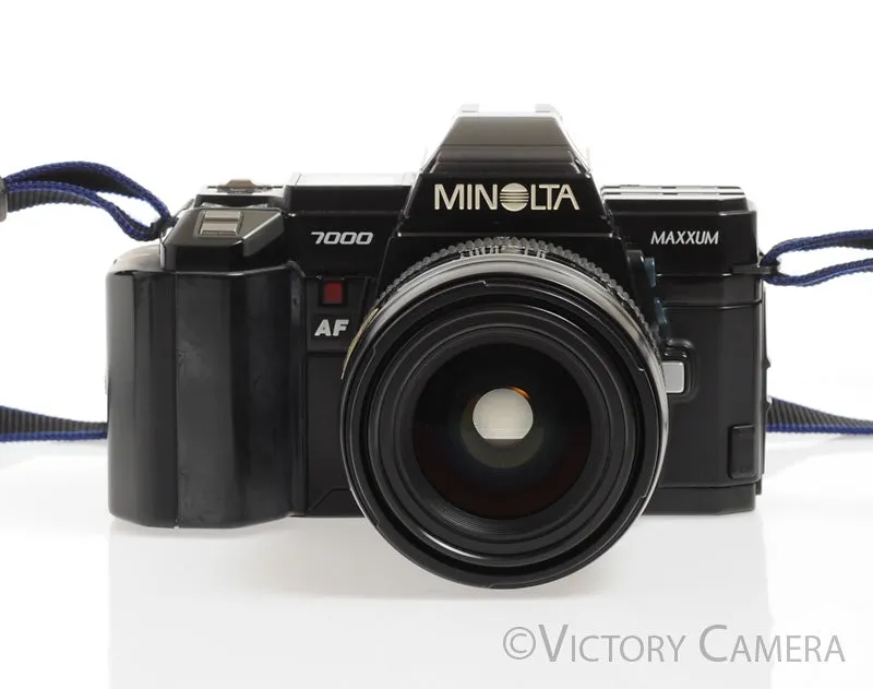 Minolta Maxxum 7000 35mm Film Camera with 28-70mm Zoom Lens