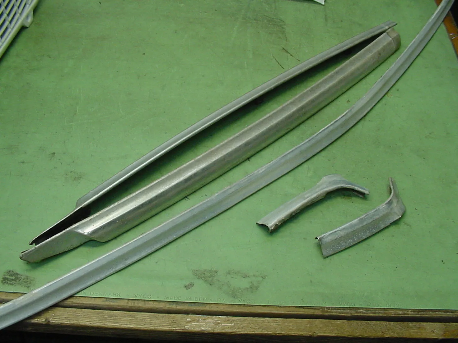 Pontiac 1971-74 Full Size Windshield Trim 5pcs Used